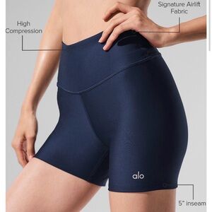 Alo Airlift 5” Energy Shorts Navy Size Large NWT